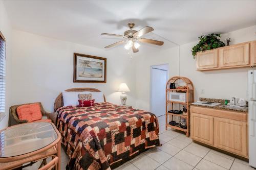 Royal Orleans 103, Studio, Heated Pool, Wifi, Sleeps 2