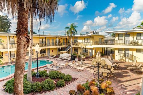 Royal Orleans 103, Studio, Heated Pool, Wifi, Sleeps 2