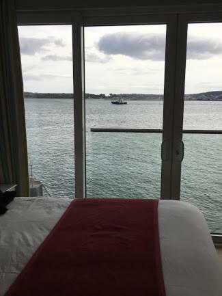 Watersedge Hotel