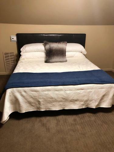 Ratcliff Apartment � Cozy Efficiency S. Highlands: Everything You Need+