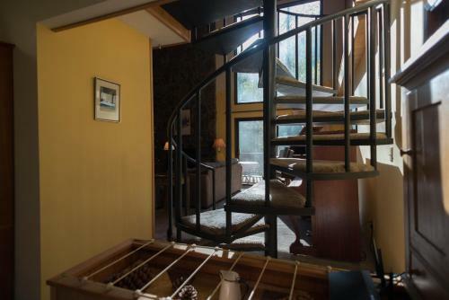 Lucky's Mountain Chalet Four-bedroom Chalet