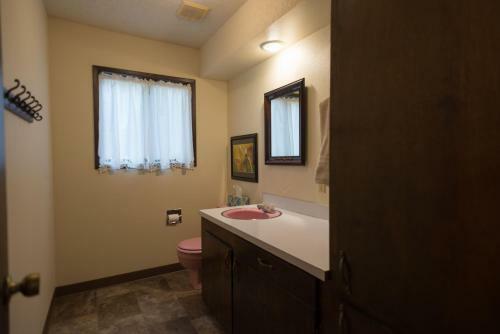 Lucky's Mountain Chalet Four-bedroom Chalet