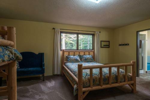 Lucky's Mountain Chalet Four-bedroom Chalet