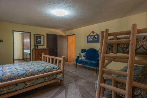 Lucky's Mountain Chalet Four-bedroom Chalet