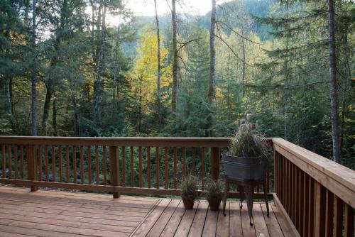 Lucky's Mountain Chalet Four-bedroom Chalet