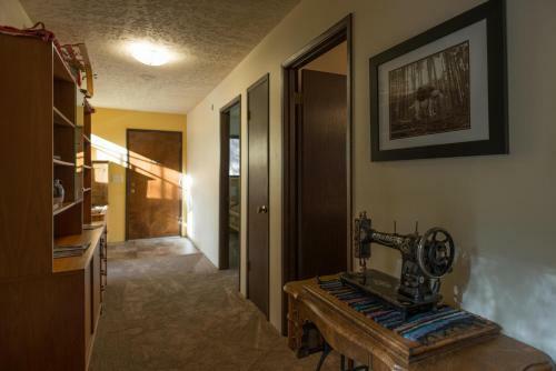 Lucky's Mountain Chalet Four-bedroom Chalet