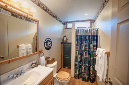 Moose Manor Three-bedroom Chalet