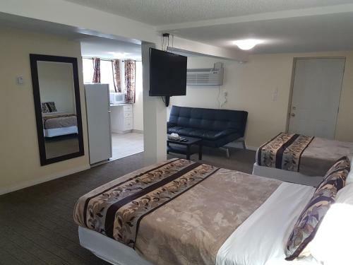 Parkway Motel & European Lodges