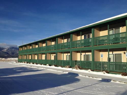 Lodge Flying Saddle Resort And Steak House