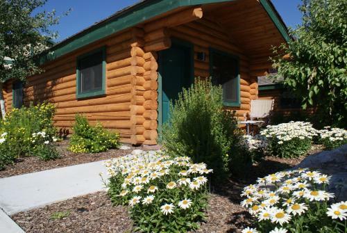 Lodge Flying Saddle Resort And Steak House