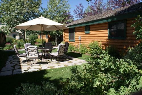 Lodge Flying Saddle Resort And Steak House