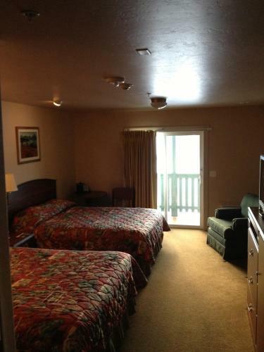 Lodge Flying Saddle Resort And Steak House