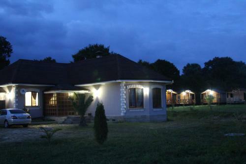 Camping "houses By The River"