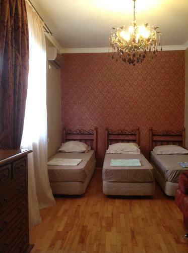 Hostal D'emil Guest House