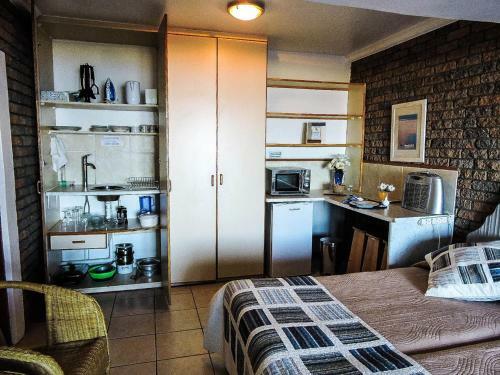 Hostal Amzee Bokmakierie Guest House