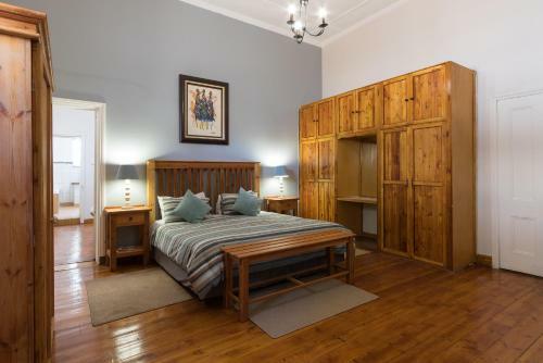 Hostal Horse And Mill Guesthouse