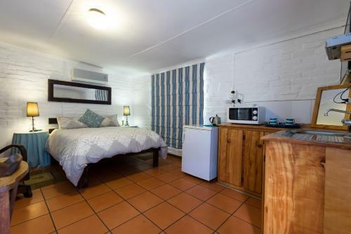 Hostal Horse And Mill Guesthouse
