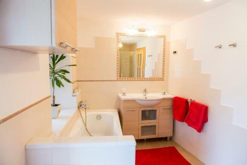 Hostal Bio Guesthouse Kmetija Toncevi