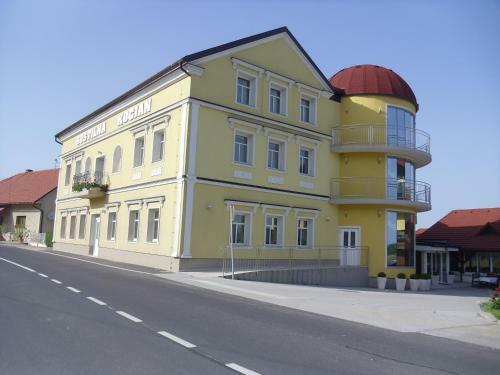 Hostal Gostilna In Preno?i??e Kocjan