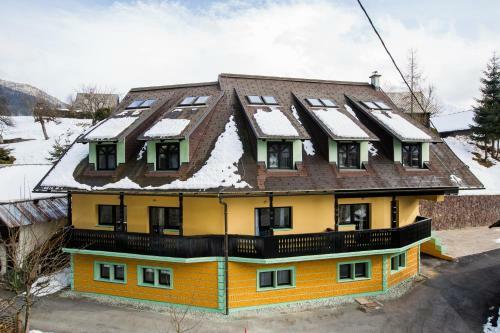 Podkoren Apartments
