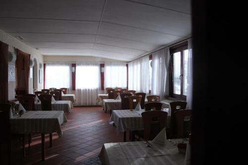 Hostal Gostilna Picerija Penzion Ajda