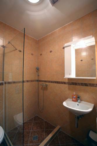 Hostal Gostilna In Preno?i??a Ged?o