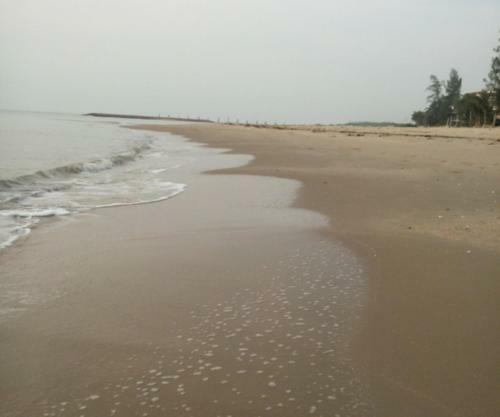 Hotel Cha-am Royal Beach