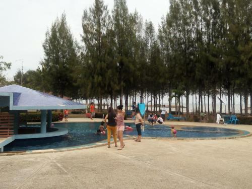 Hotel Cha-am Royal Beach