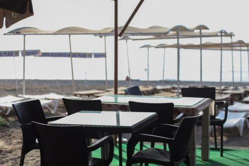 Monna Roza Beach Hotel