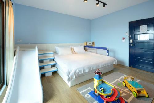Butterfly Slide B&B