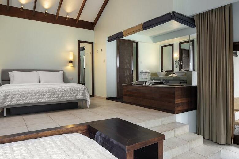 Hotel Le Meridien Fisherman's Cove