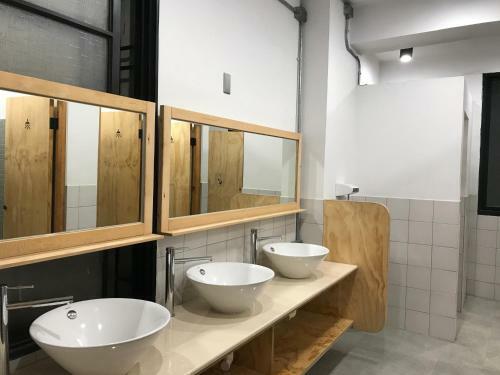 Cao Ji Book Inn Hostel