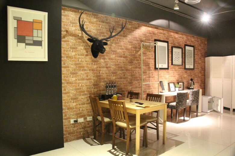 Hostal Huzi Room