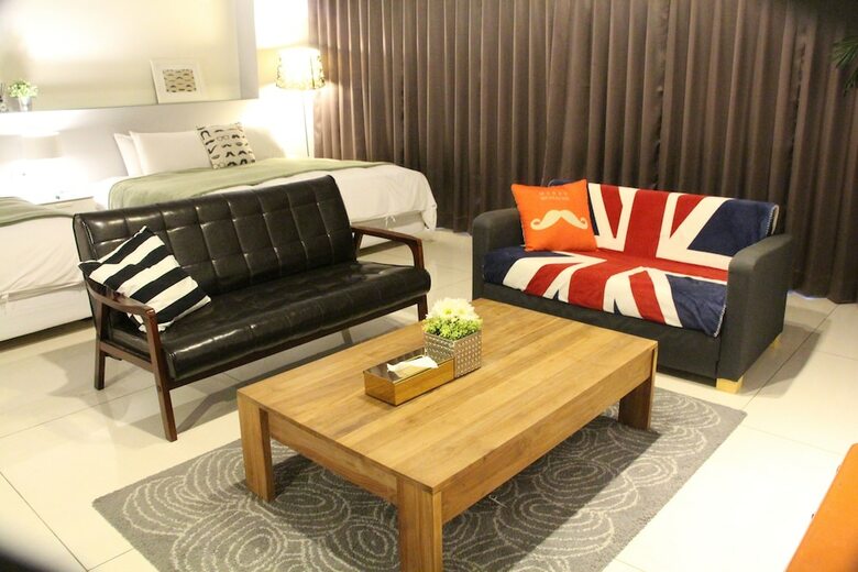 Hostal Huzi Room