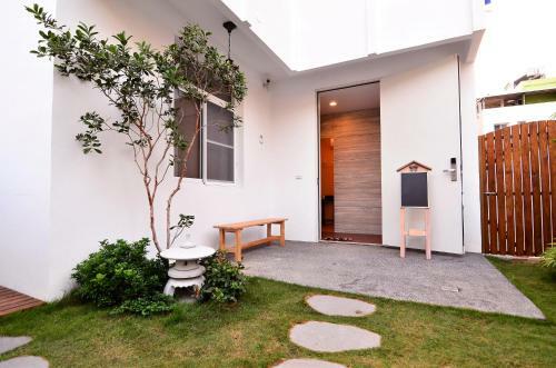 Leaf Hostel