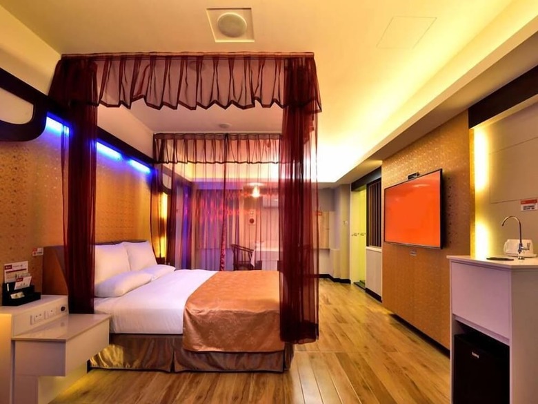 Motel M Garden Business Hotel