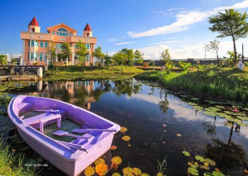 Love Lake Castle