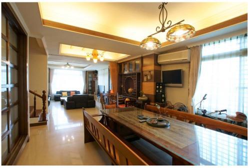 Bed & Breakfast Emaly Homestay