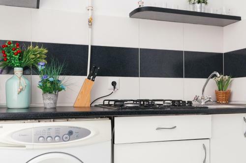 Apartment On Novomestenskaya 8 Floor