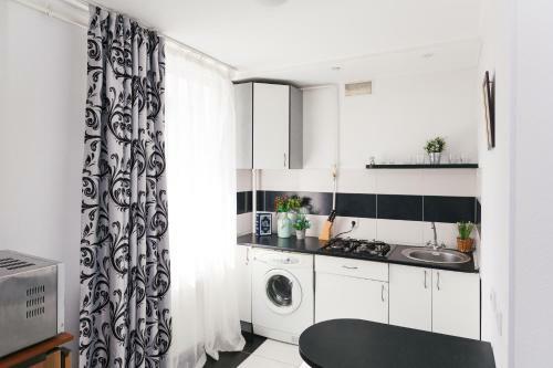 Apartment On Novomestenskaya 8 Floor