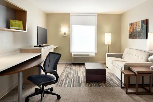 Hotel Home2 Suites By Hilton Milwaukee Brookfield