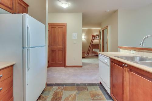Powderhorn Lodge 107: Columbine Suite
