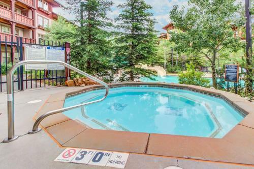Powderhorn Lodge 107: Columbine Suite