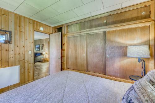 Spruce Grove Bear's Den Cabin