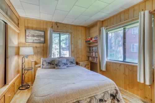 Spruce Grove Bear's Den Cabin
