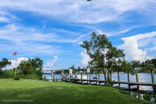 The Rivers Edge Motel