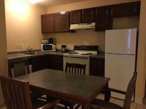 Hotel Norwood Inn And Suites Chaska
