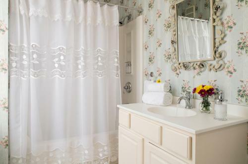 Staveleigh House Bed And Breakfast