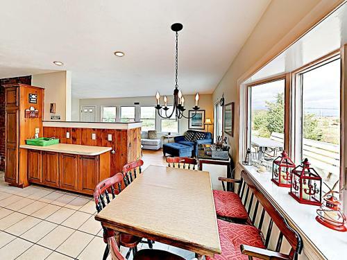 Oceanview Buzzards Bay Getaway