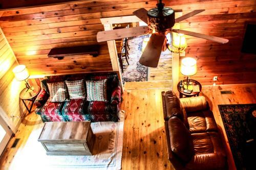 Lake View Cabin